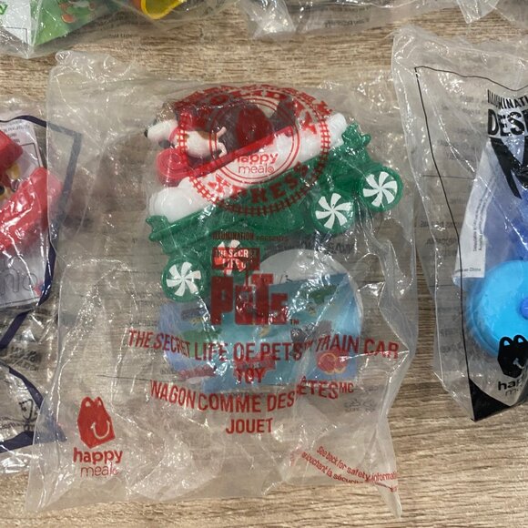 2017-2018 Lot Of (7) Unopened McDonalds Toys Super Mario, Yoshi, Justice League - Picture 7 of 7